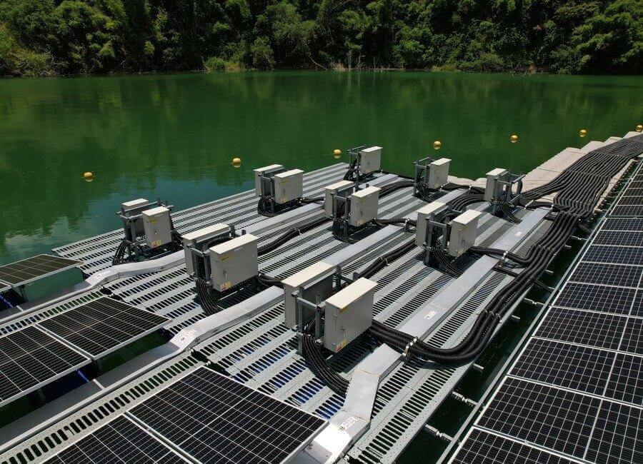 Wu-shan-Tou Reservoir, Tainan, Taiwan  / Floating PV